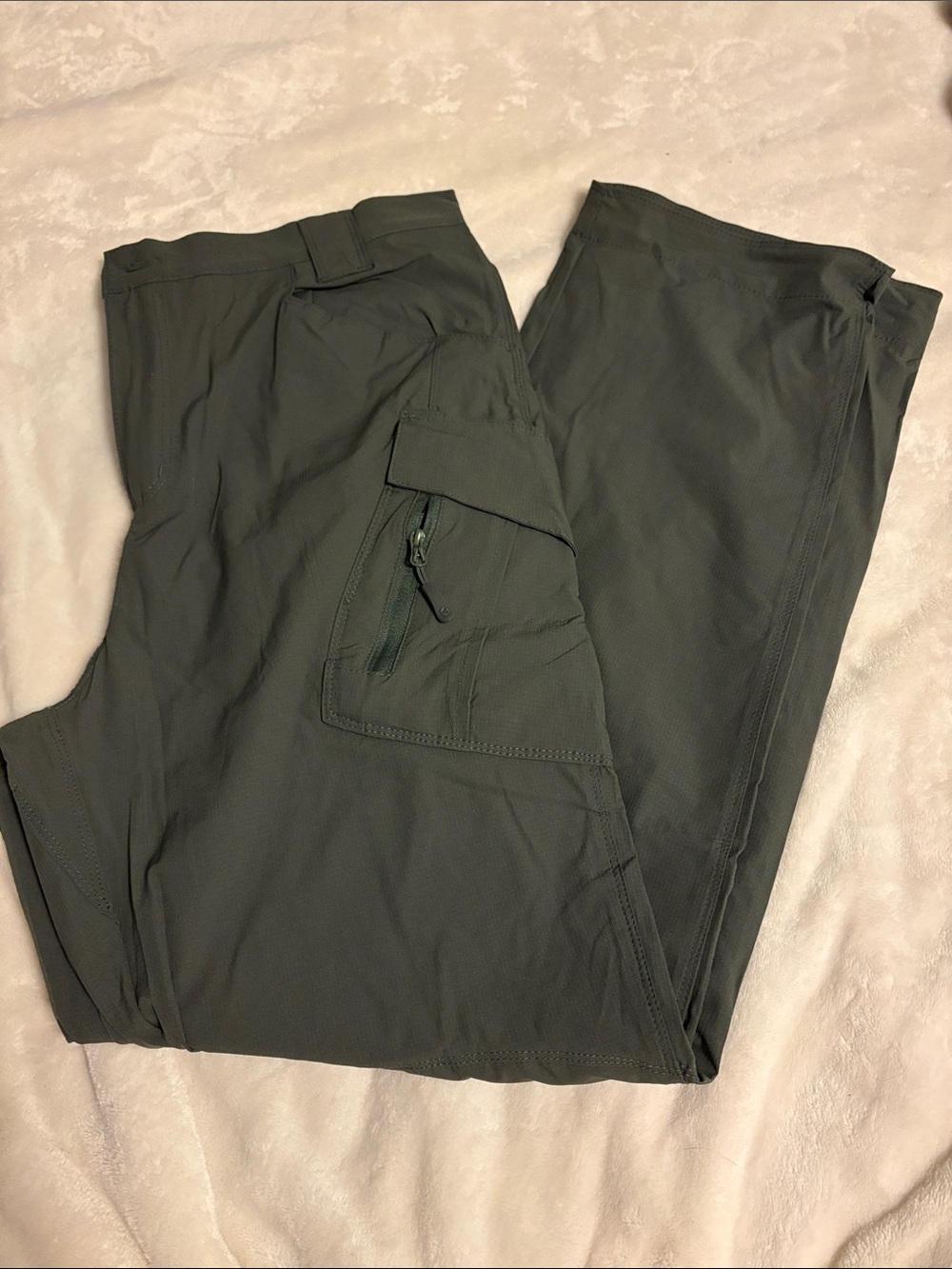 Men's Cargo Utility Pants in Olive
